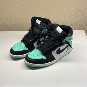 Jordan 1 High Green Glow Sneakers